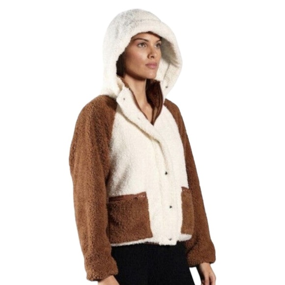 Revolved Plush Sherpa Jacket Size XSmall - Picture 1 of 6